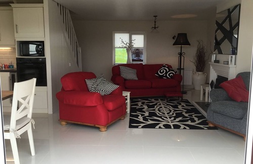Schull House | Stunning cottage, overlooking Harbour