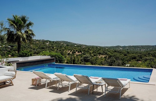 Charneca Villa | Stunning countryside 4 bed, 4 bath villa with heatable pool. Amazing views.