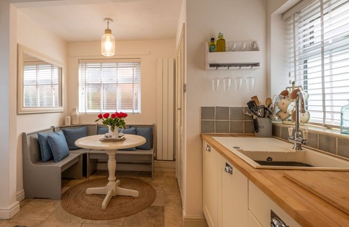 Warkworth Cottage | Stunning courtyard cottage set back from the River Coquet. With castle views.