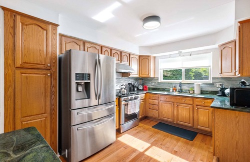 Troy House | Stunning, Cozy & WFH Optimized 4BR/2BA! Welcome!