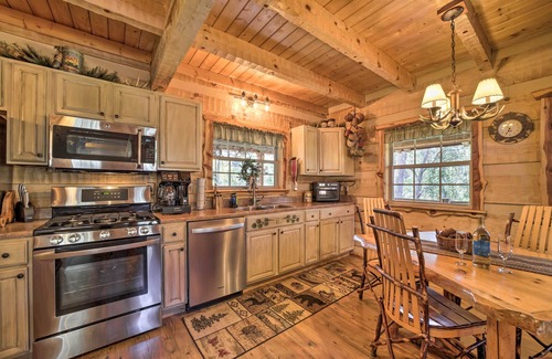 Cosby Cabin | Stunning Creekside Cosby Cabin w/Deck + Fire Pit!