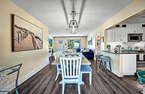 Tropic Palms House | Stunning Delray Waterfront Oasis Heated Pool, Spa, Canal, Huge Patio, Pool Table