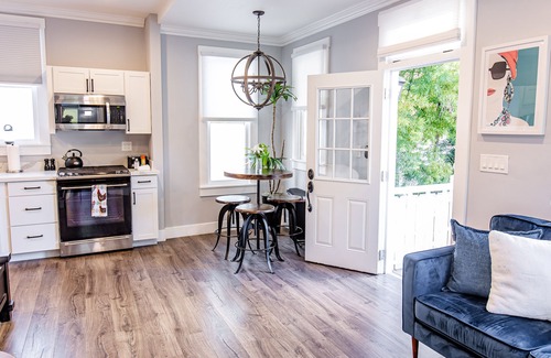 Hillcrest Condo | Stunning Dream Studio in Hillcrest! Hot Tub Parking AC Grill WashDryer KingBed