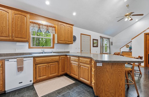 Lakewood House | Stunning Family Cabin near Wheeler Lake! Close to beach, UTV/Snowmobile trails