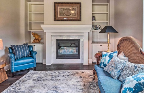 Bastrop House | Stunning Farmhouse in Historic Downtown Bastrop!