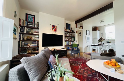 Camberwell Green Apartment | Stunning Flat for Families