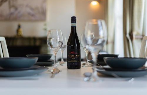 Reading Apartment | Stunning flat next to town centre Long-stay discount