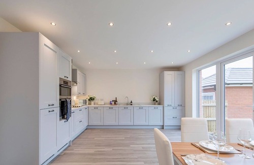 Castle Donington House | Stunning Four Bed Home | Free Parking and Wi-Fi