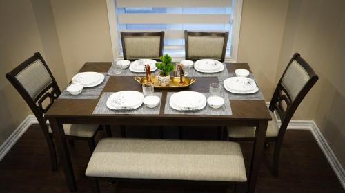 County of Brant House | Stunning fully furnished detached house 4 Bed Retreat, with complete privacy and comfort, WiFi & Full Kitchen