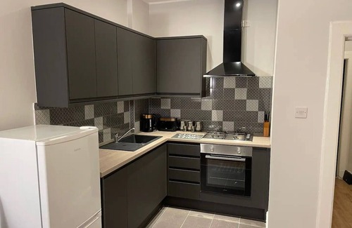 Glasgow Apartment | Stunning Ground Floor Flat in SouthSide.