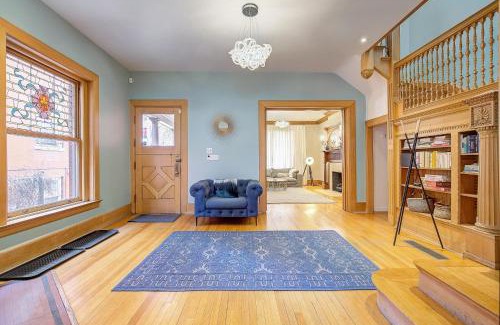Uptown Apartment | Stunning Historic Home - DT Location! - Sleeps 8