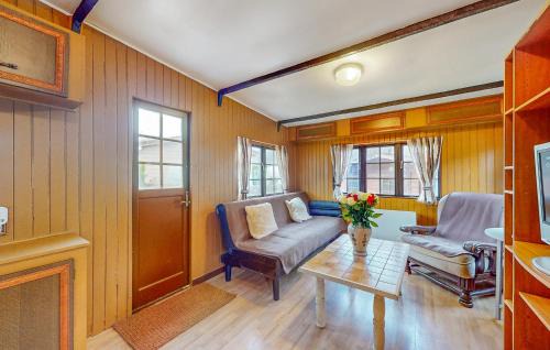 Egriselles-le-Bocage House | Stunning Home In Égriselles-Le-Bocage