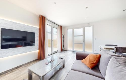 Angerville-l'Orcher House | Stunning Home In Angerville L'orcher