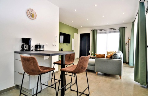 Salavas House | Stunning home in Vallon-Pont-d'Arc