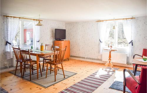 Odeshog Municipality House | Stunning Home In Ödeshög With Wifi