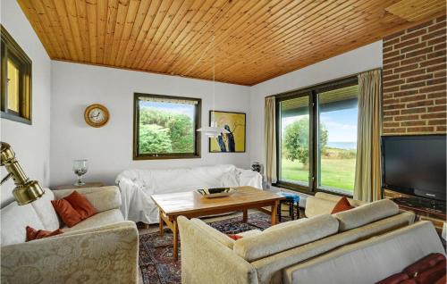 Norddjurs Municipality House | Stunning Home In Allingåbro With Wifi
