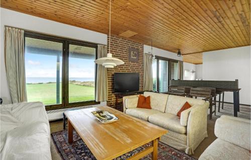 Norddjurs Municipality House | Stunning Home In Allingåbro With Wifi