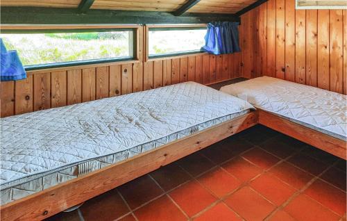 Anholt House | Stunning Home In Anholt With Kitchen