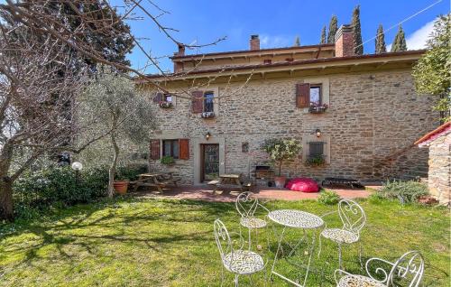 Subbiano House | Stunning Home In Arezzo With Kitchen