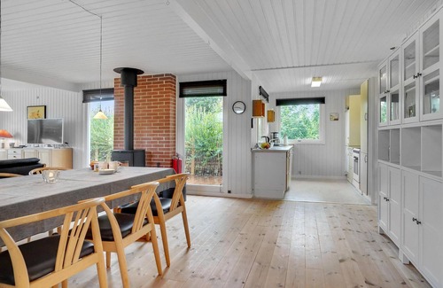 Assens House | Stunning home in Assens with kitchen
