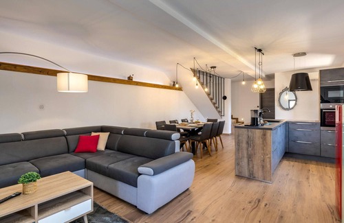 Ledenice House | Stunning home in Bater