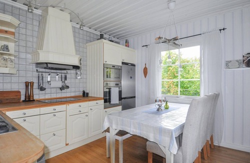 Degerfors House | Stunning home in Degerfors with sauna