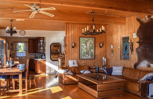 Frogn House | Stunning Home in Drøbak With 3 Bedrooms and Wifi