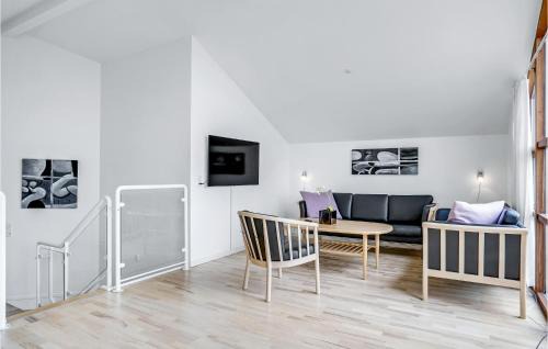 Rendbjerg House | Stunning Home In Egernsund With Kitchen