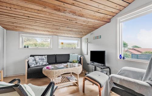 Sjaelborg House | Stunning Home In Esbjerg V With Wifi