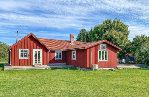 Farjestaden House | Stunning home in Färjestaden with WiFi