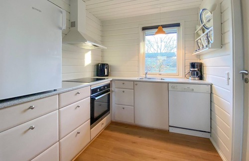 Farvang House | Stunning home in Fårvang with WiFi