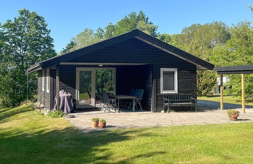 Farvang House | Stunning home in Fårvang with WiFi