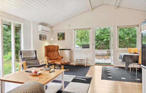 Farvang House | Stunning Home In Fårvang With Wifi