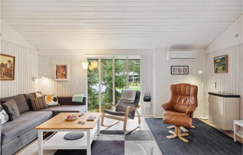 Farvang House | Stunning Home In Fårvang With Wifi