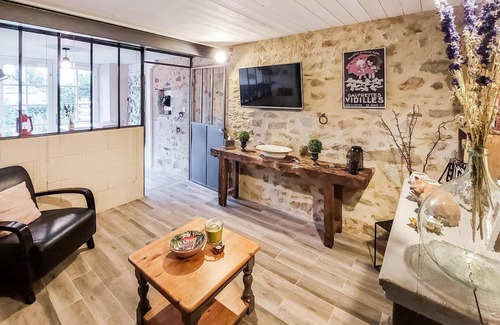 Frossay House | Stunning home in Frossay with WiFi