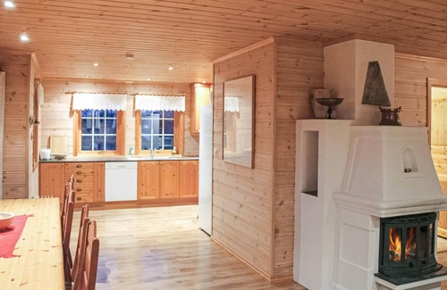 Strandvik House | Stunning home in Fusa with sauna