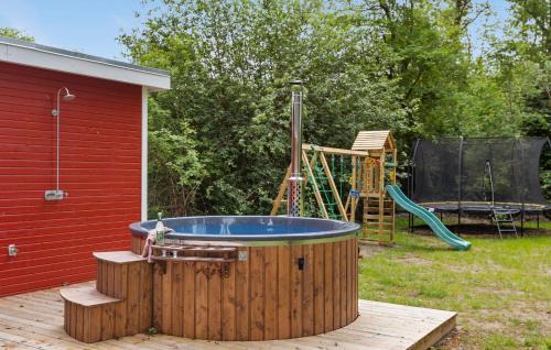 Fjellerup House | Stunning Home In Glesborg With Sauna