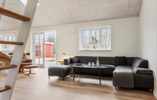 Fjellerup House | Stunning Home In Glesborg With Sauna