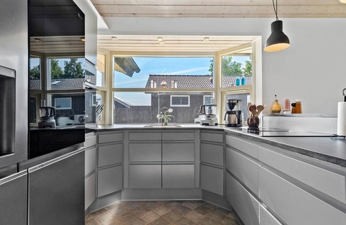 Hejsager Strand House | Stunning home in Haderslev with kitchen