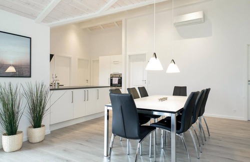 Skallerup Klit House | Stunning home in Hjørring with WiFi