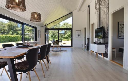 Østerskov House | Stunning Home In Humble With Kitchen