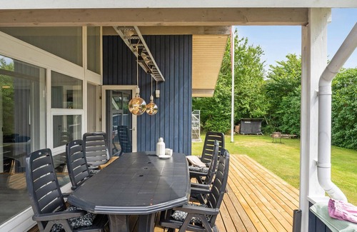 Pøt Strandby House | Stunning home in Juelsminde with WiFi