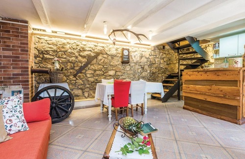 Veli Brgud House | Stunning home in Jurdani with WiFi