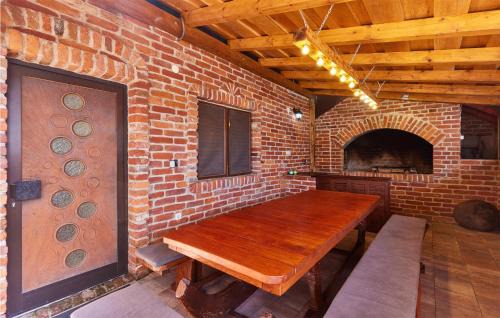 Kapela House | Stunning Home In Kapela With Kitchen
