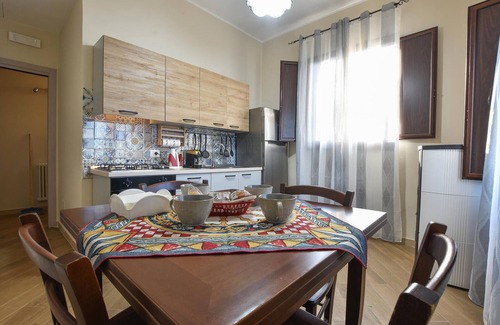 Linguaglossa House | Stunning home in Linguaglossa with WiFi