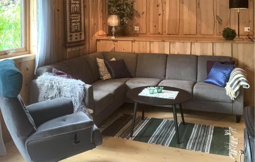 Volda House | Stunning Home In Lauvstad With House Sea View