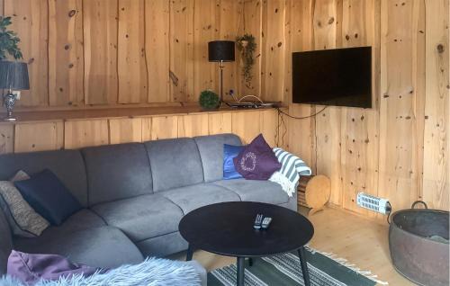 Volda House | Stunning Home In Lauvstad With House Sea View