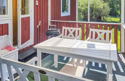 Leksand House | Stunning home in Leksand with kitchen
