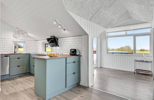 Lemvig House | Stunning home in Lemvig with WiFi