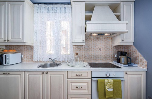 Lovrecica House | Stunning home in Lovrecica with WiFi